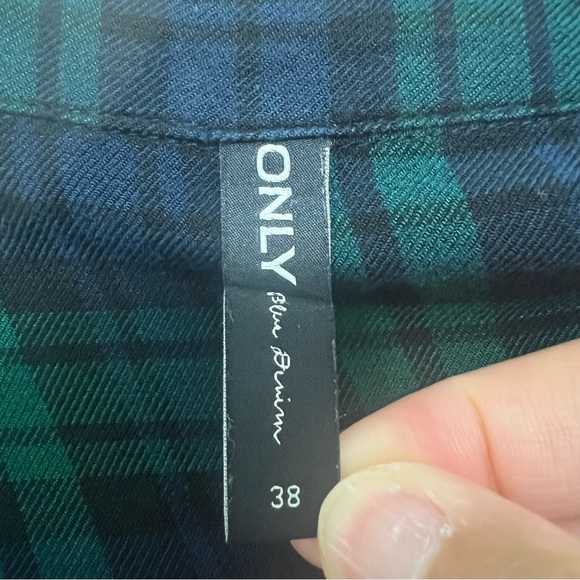 Womens XL Plaid Floral Embroidered Embellished Button Up Shirt Holiday Festive - Picture 6 of 9